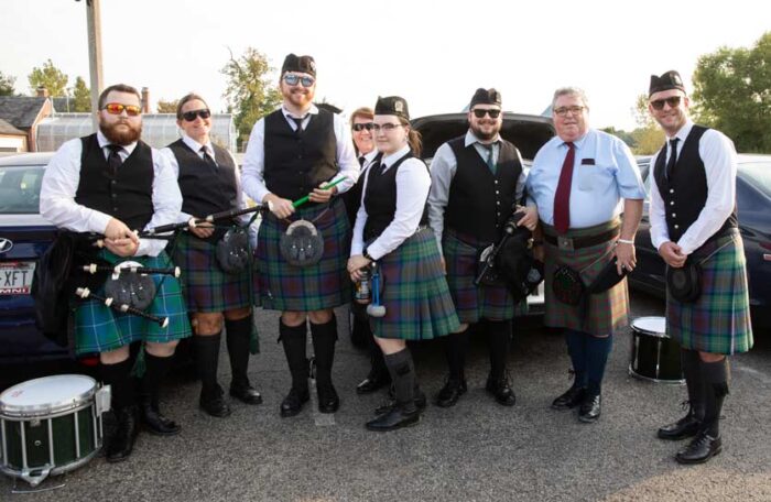 42 Fb 1121 S Bagpipes 1