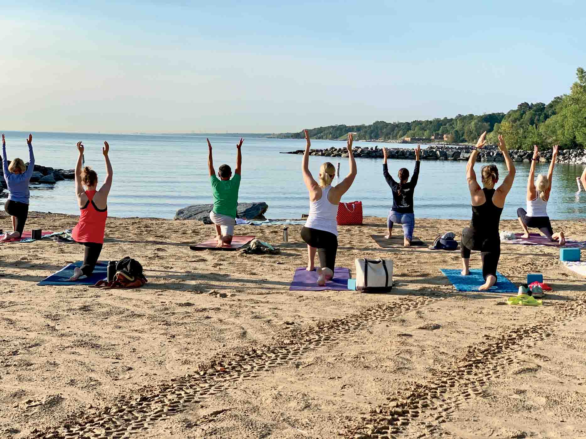 54 Fb2023 06 018 1. Beach Yoga