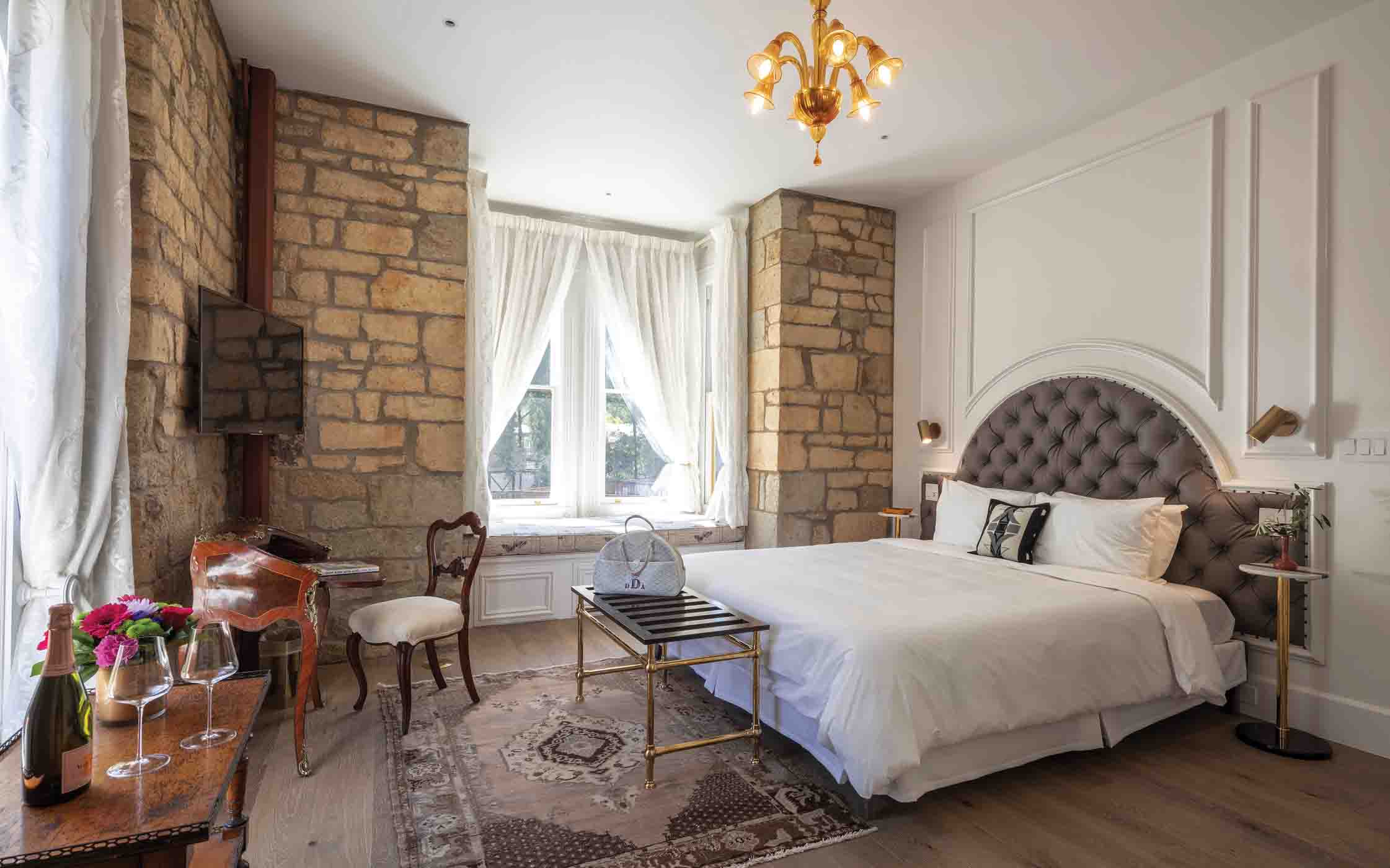 68 Elegant Rooms At The Francis House Inn