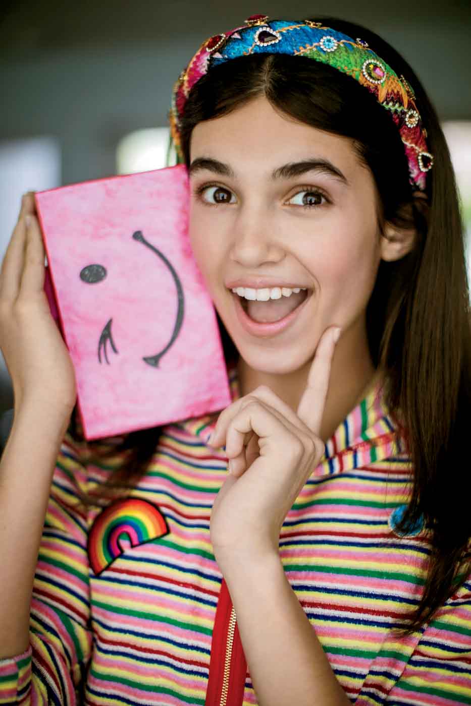 50 Bc2023 08 027 Anderson Wearing Hannah Banana Multi Colored Sweater, Bari Lynn Wink Purse And Headband, Neimanmarcus.com