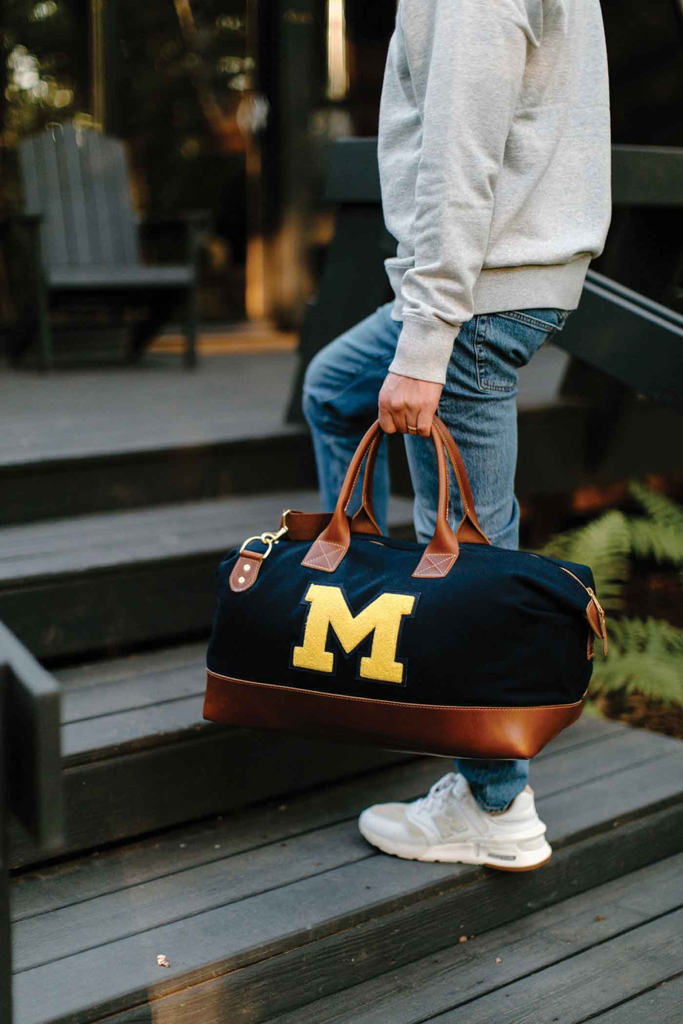 22 01 Umich Navy Insignia Weekender Lifestyle