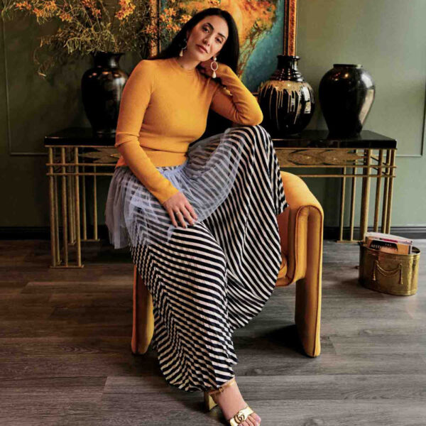 34 Sr2024 06 096 Olga Gilman Wearing Burberry Gold Top And Valentino Striped Pant, Neiman Marcus Northbrook