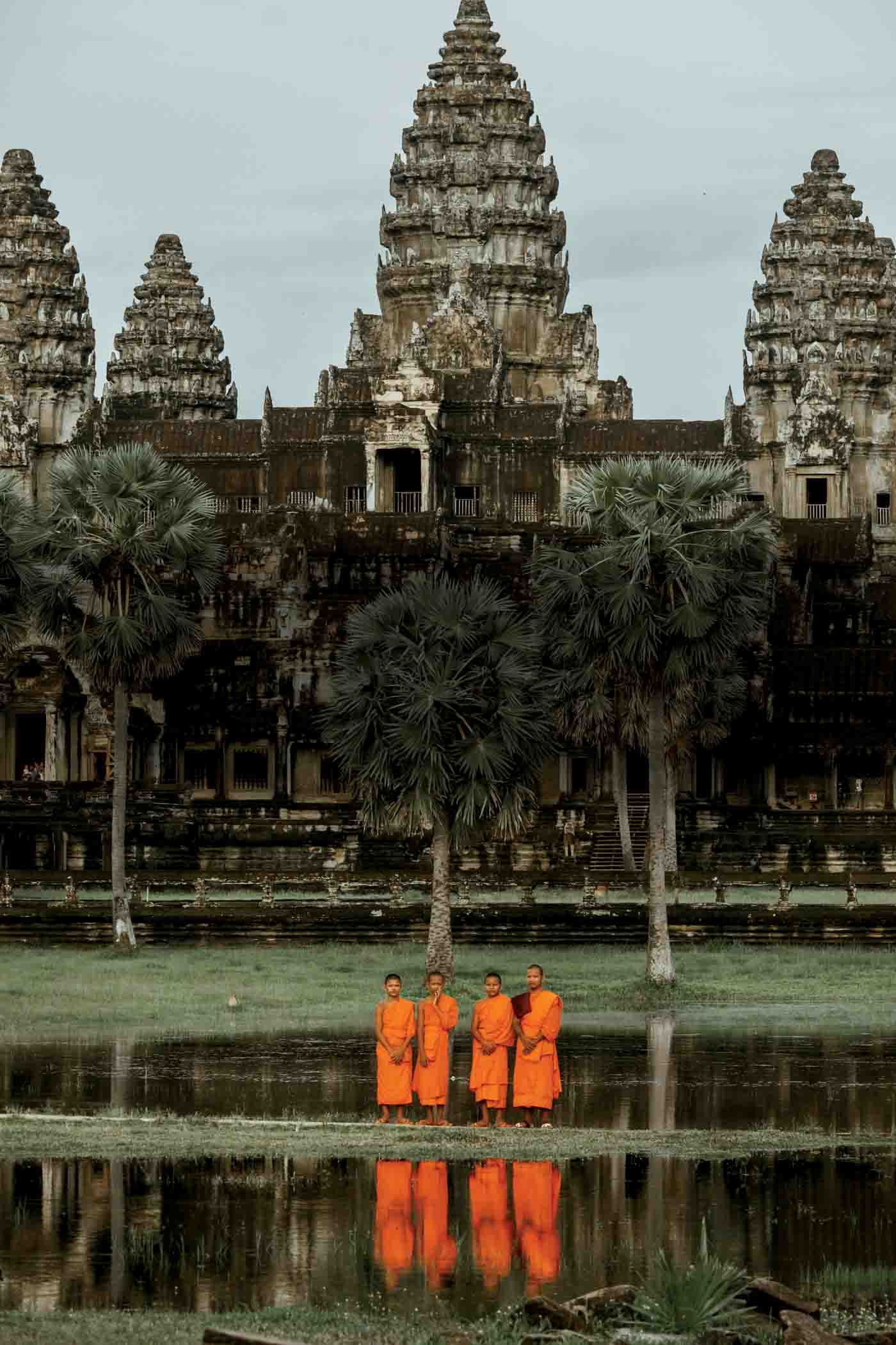 60 Sr2024 09 112 Group Of Buddhist Monks Outside Angkor Wat. Photography By Kimchhen Lach