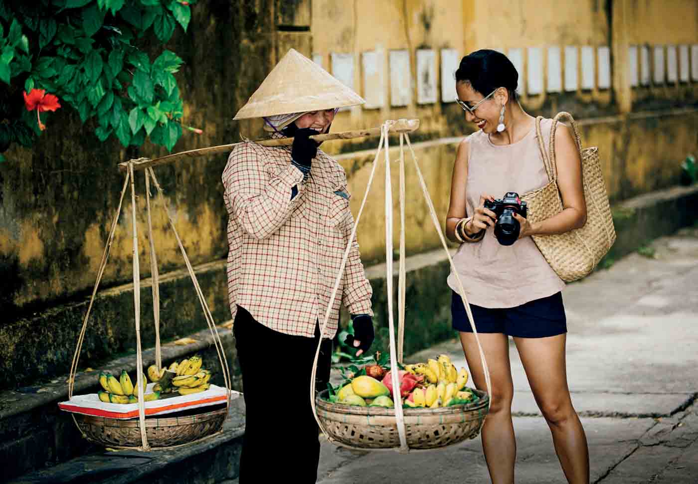 60 Sr2024 10 183 Fruit Seller In Hoi An