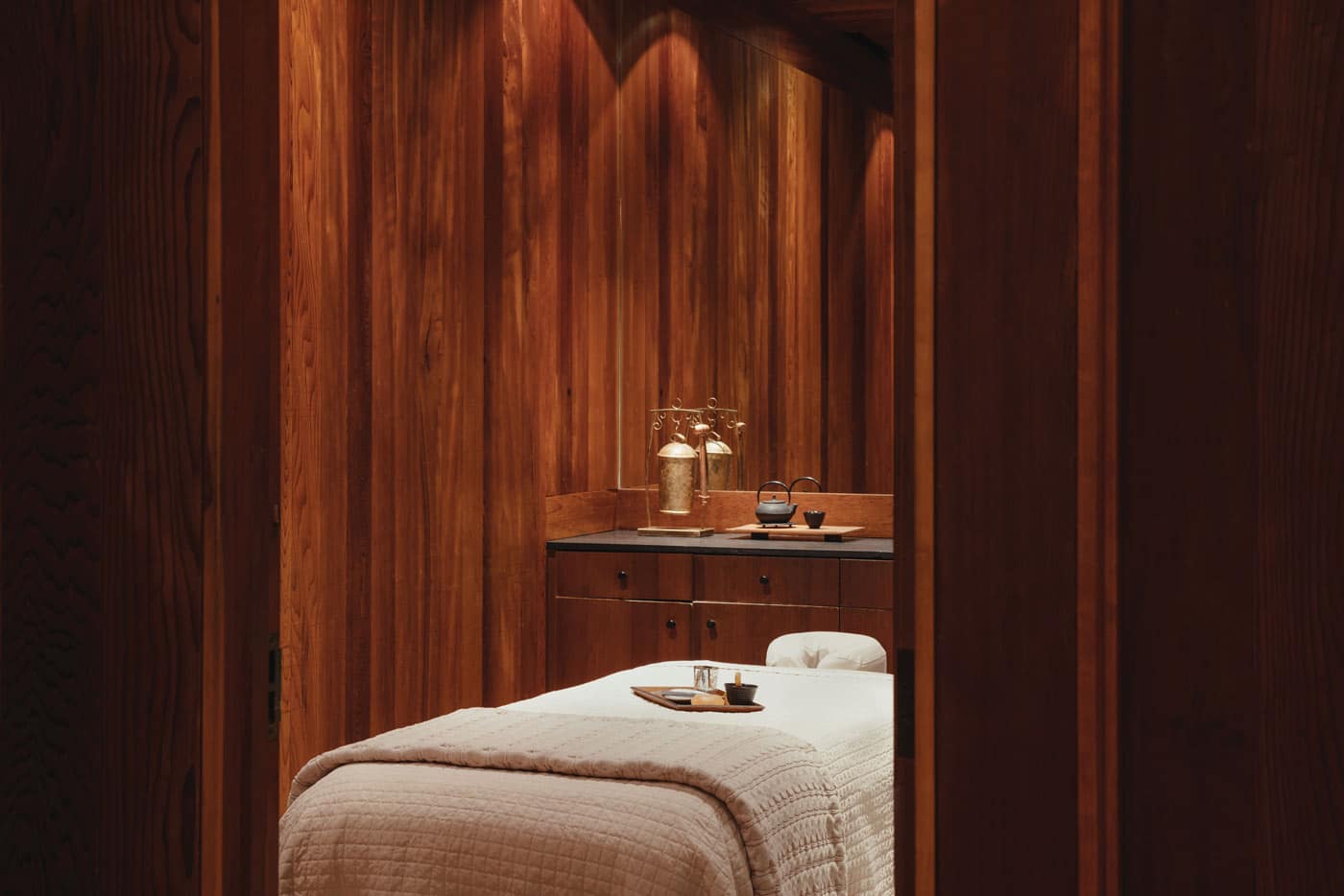 76 Spa & Wellness Treatment Room