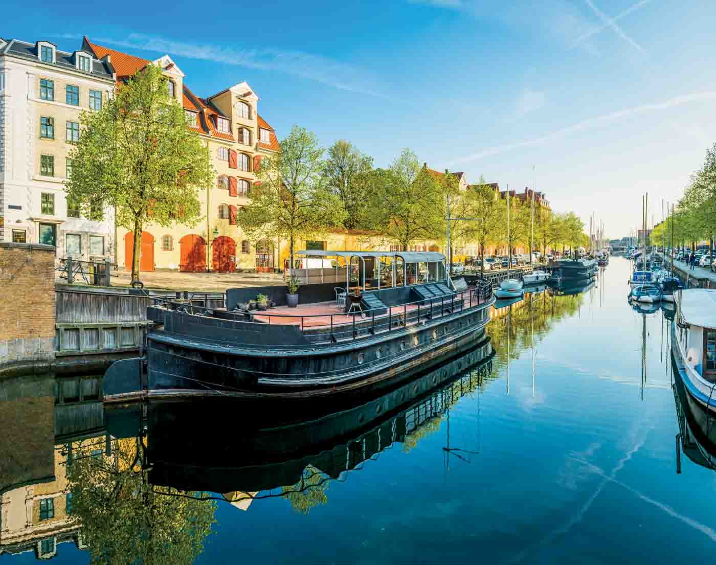 Copenhagen Quiet Morning Canals Villas Of Christianshavn Waterfront Panorama Denmark