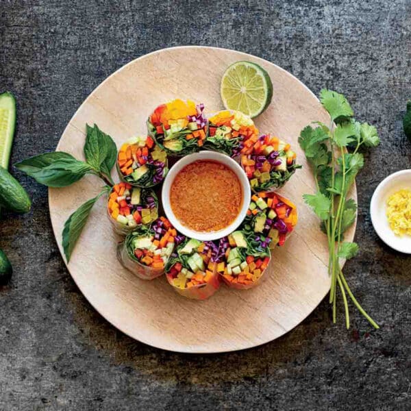 64 Sr2025 05 049 Freshveggiespringrollswithdippingsauce 11x15 2 B2 3766