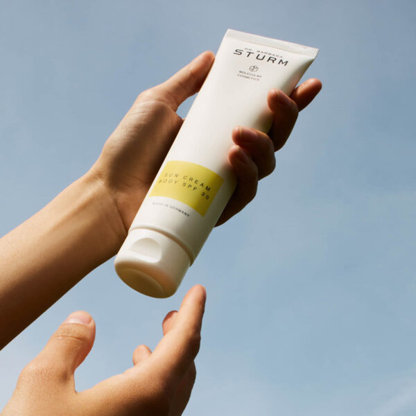 32 Anchor Image In Middle Of Grid. Dr. Barbra Sturm, Suncream Body Spf 30, Drbarbrasturm.com