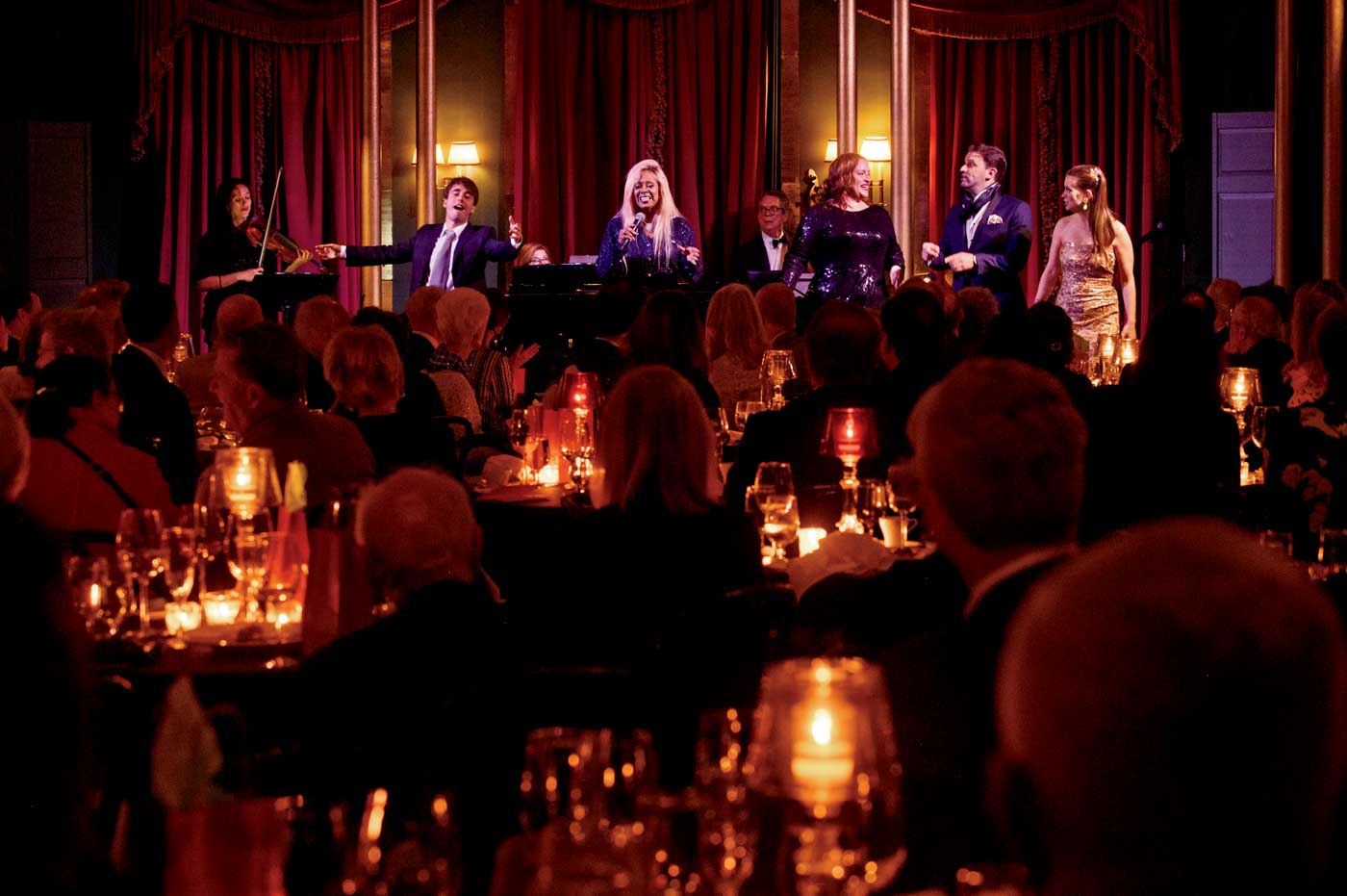 137 Sr2025 08 020 Cabaret Soirée