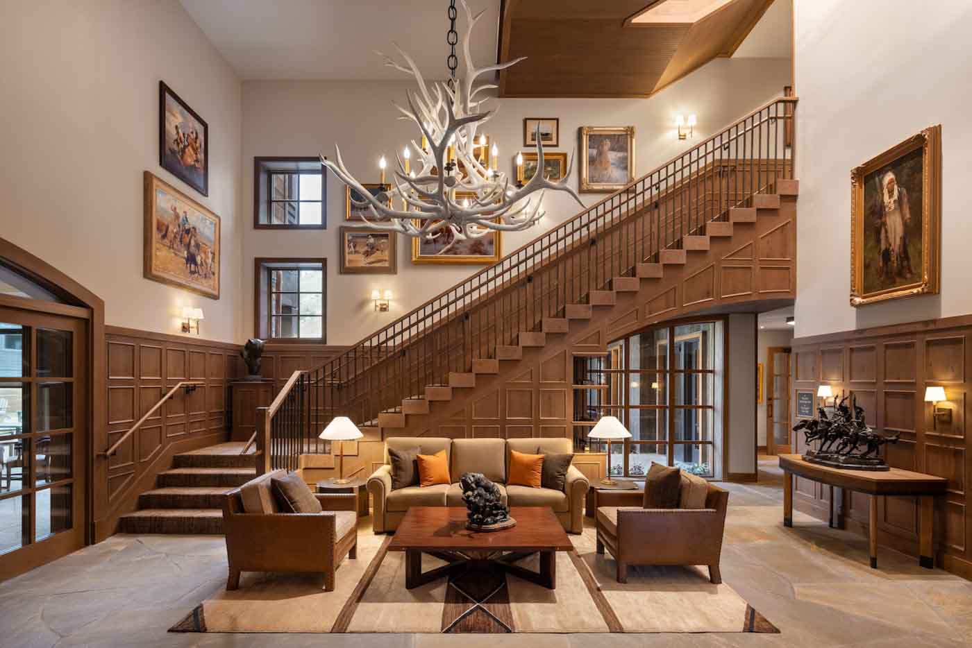55 Rusty Parrot Lobby
