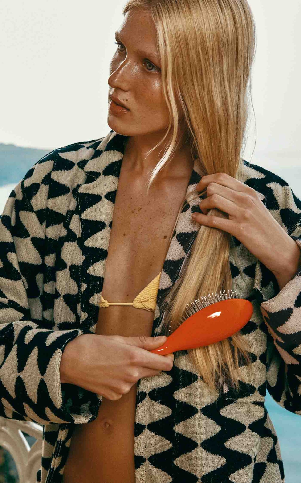 Center Image La Bonne Brosse, The Miracle Detangling Brush, Modaoperandi.com