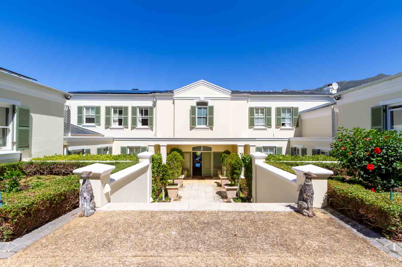 Magnificent Estate In Cape Town (c) Engel & Völkers Camps Bay (1)