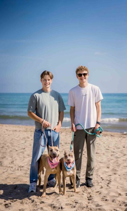 96 Eric Noxon, Joey Maslolski With Noelle And Nadine