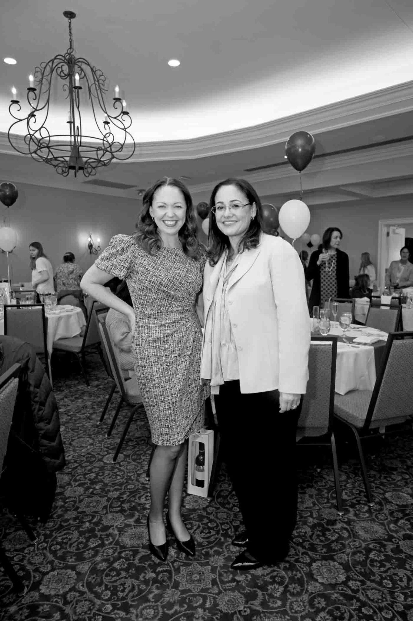 32 Kathy Sarri, Kelly Desino