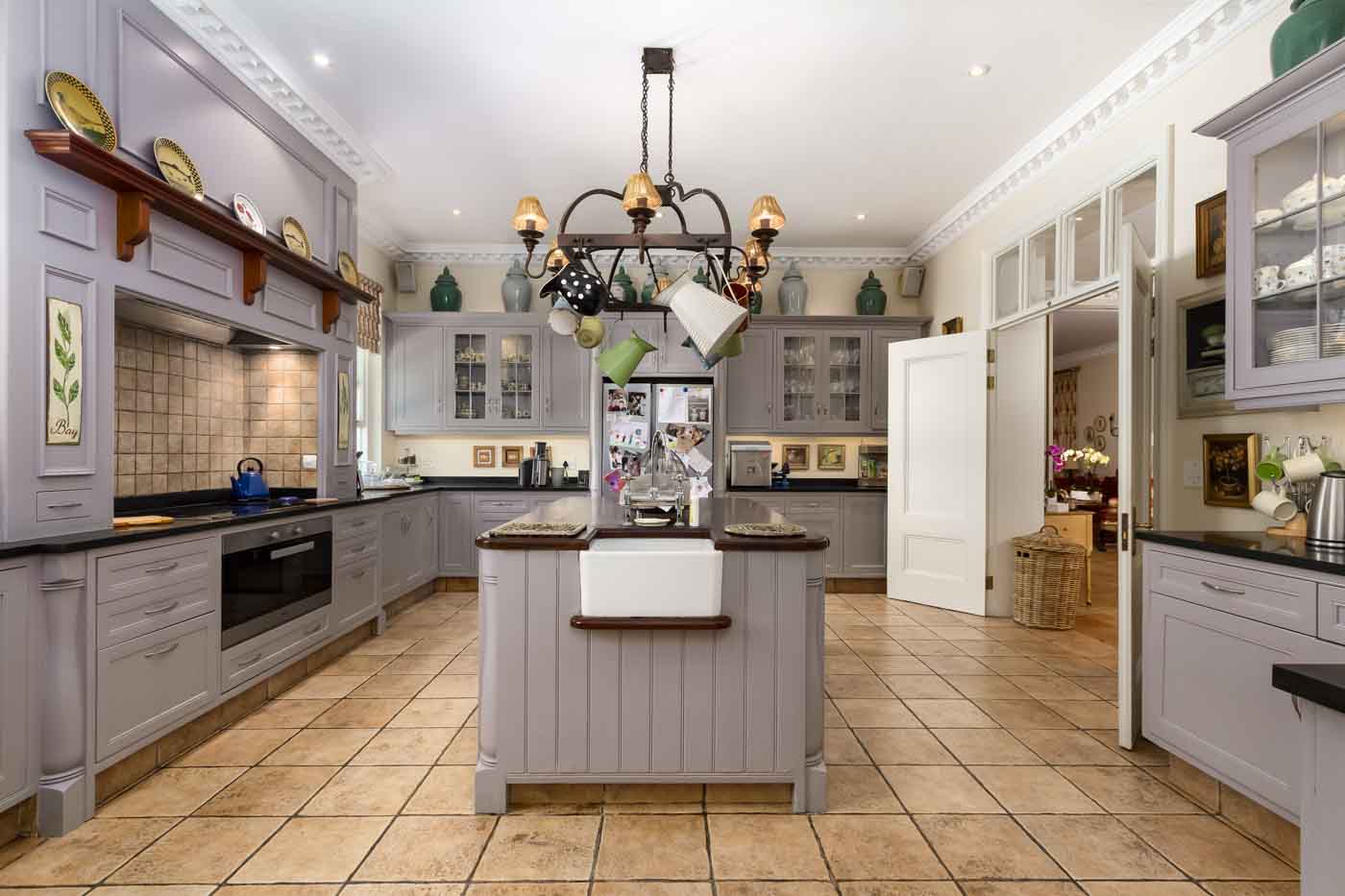 80 Magnificent Estate In Cape Town (c) Engel & Völkers Camps Bay (13)