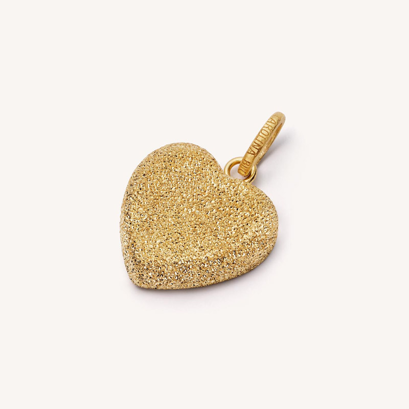 40 Main Carolina Bucci, Florentine Small Cuore Pendant In 18k Yellow Gold, Carolinabucci.com