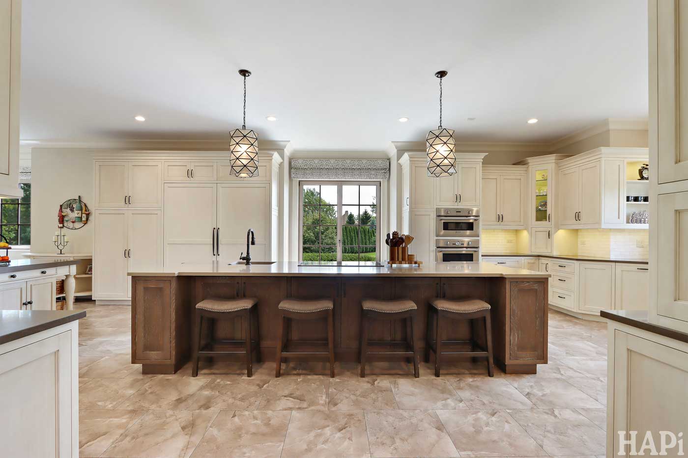 66 Kitchen 5 Breakfast Bar