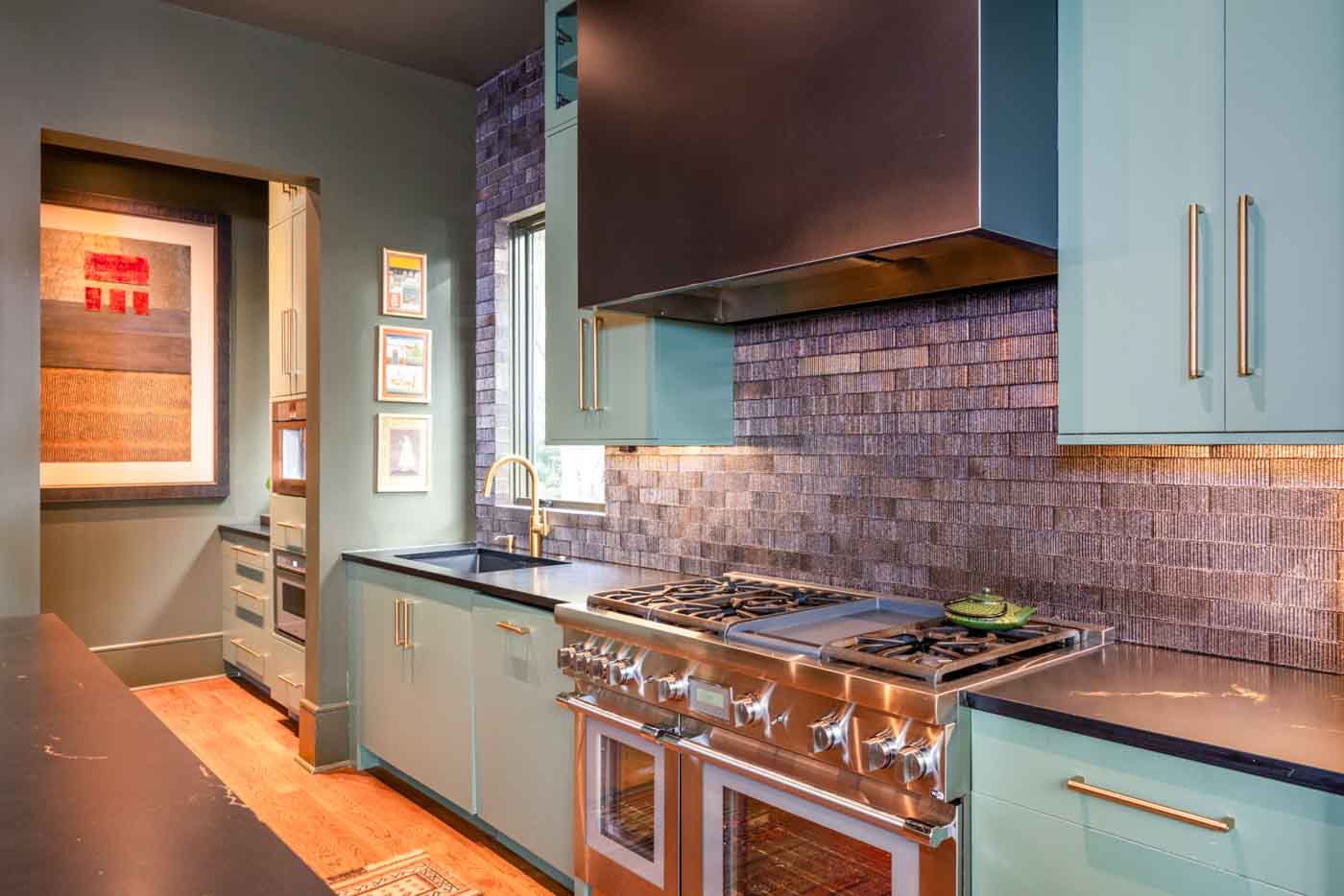 68 4 389 Governors Drive