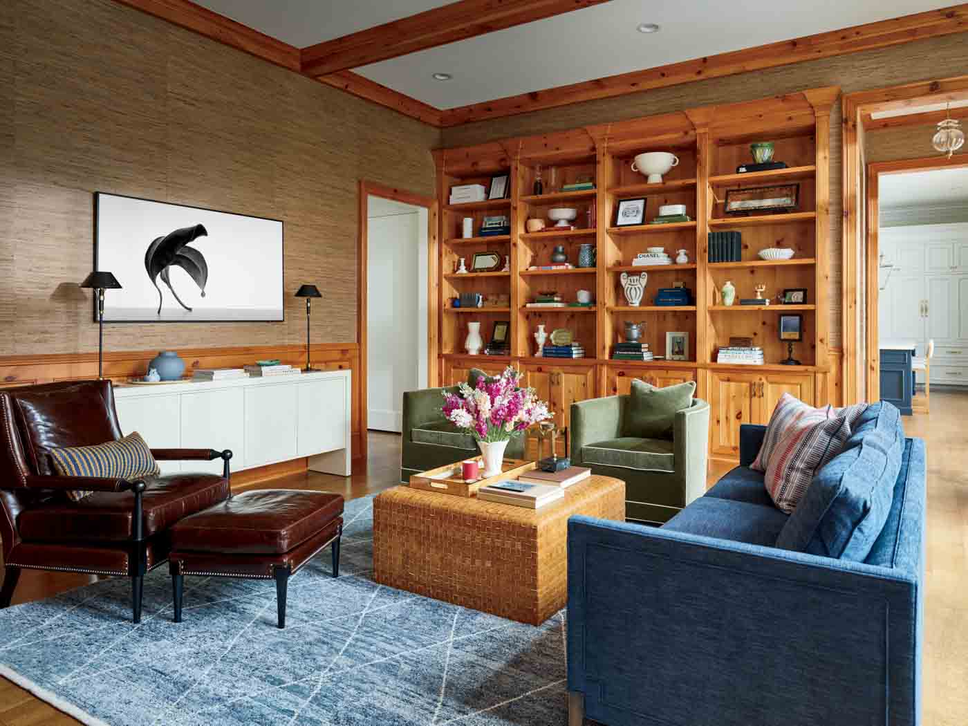 75 Moderngeorgian Familyroom 2253222109426 Rtr1