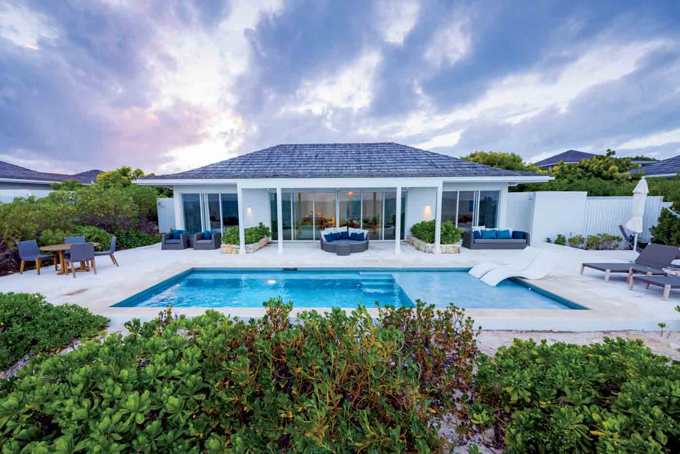 60 3 Bedroom Beachfront Villa