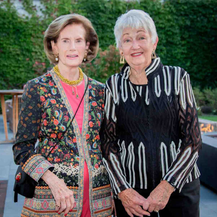 35 Main Ellie Clarke, Susy Hoch