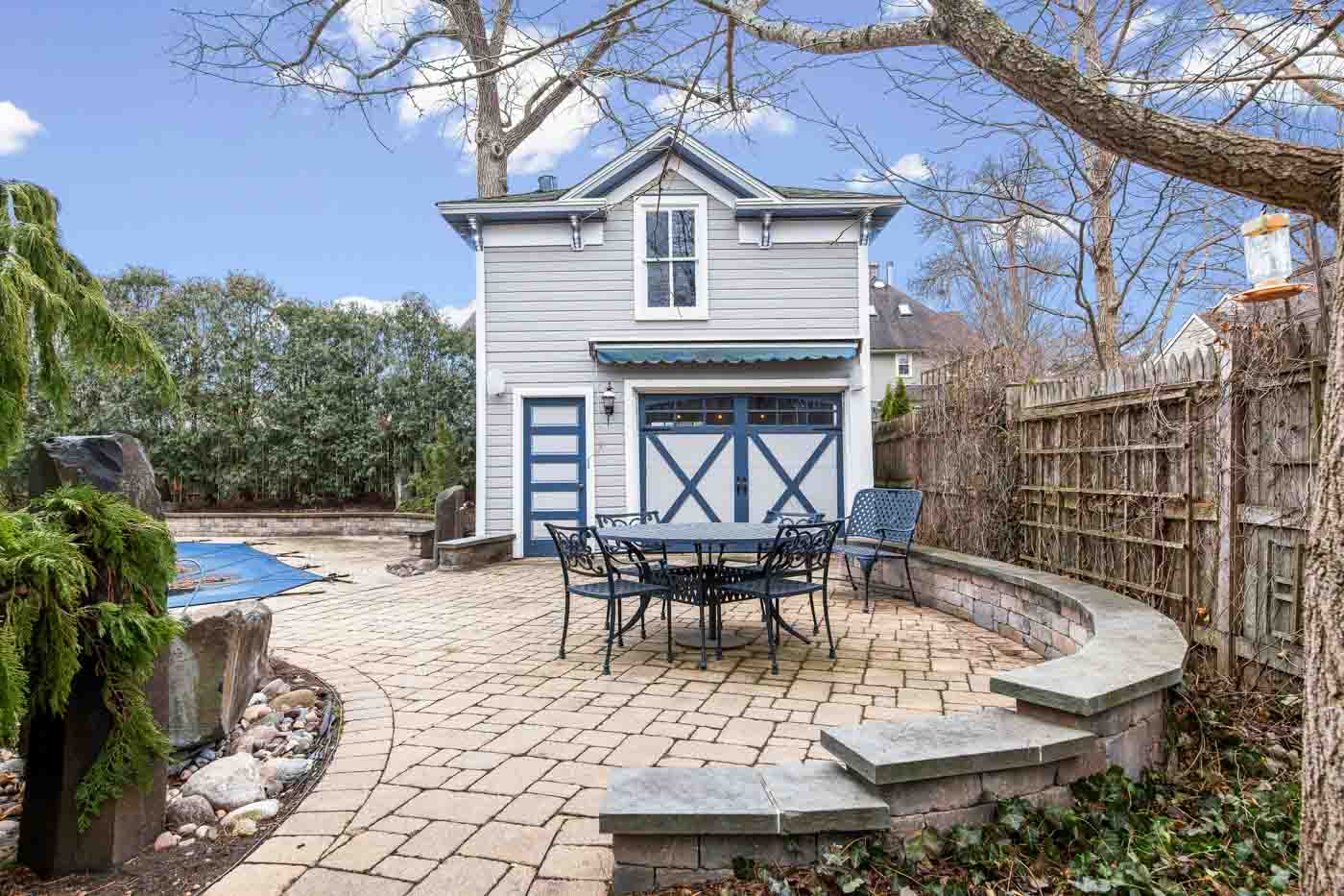 39 43 Patio And Poolhouse