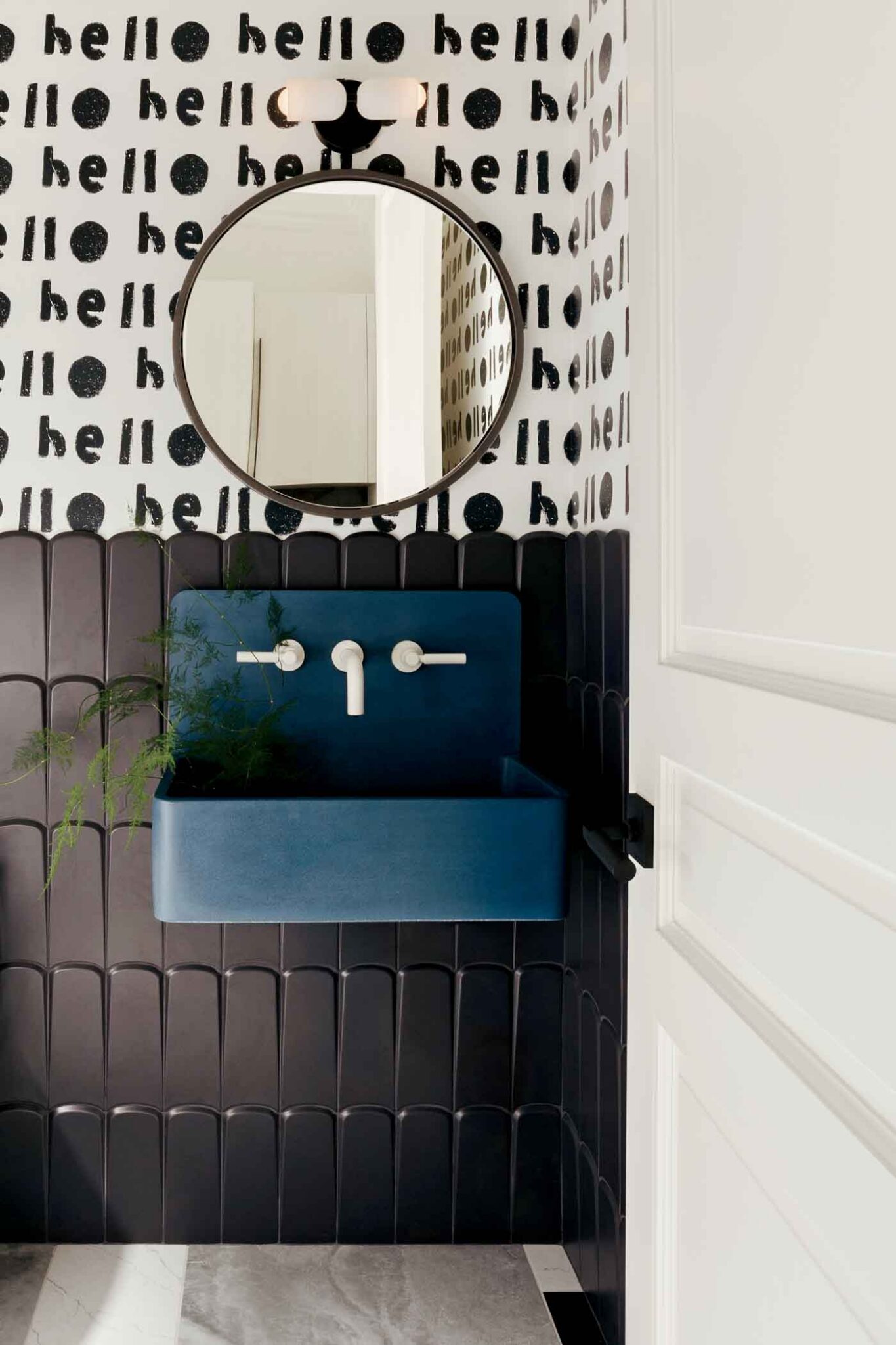 77 Family Bathroom 1