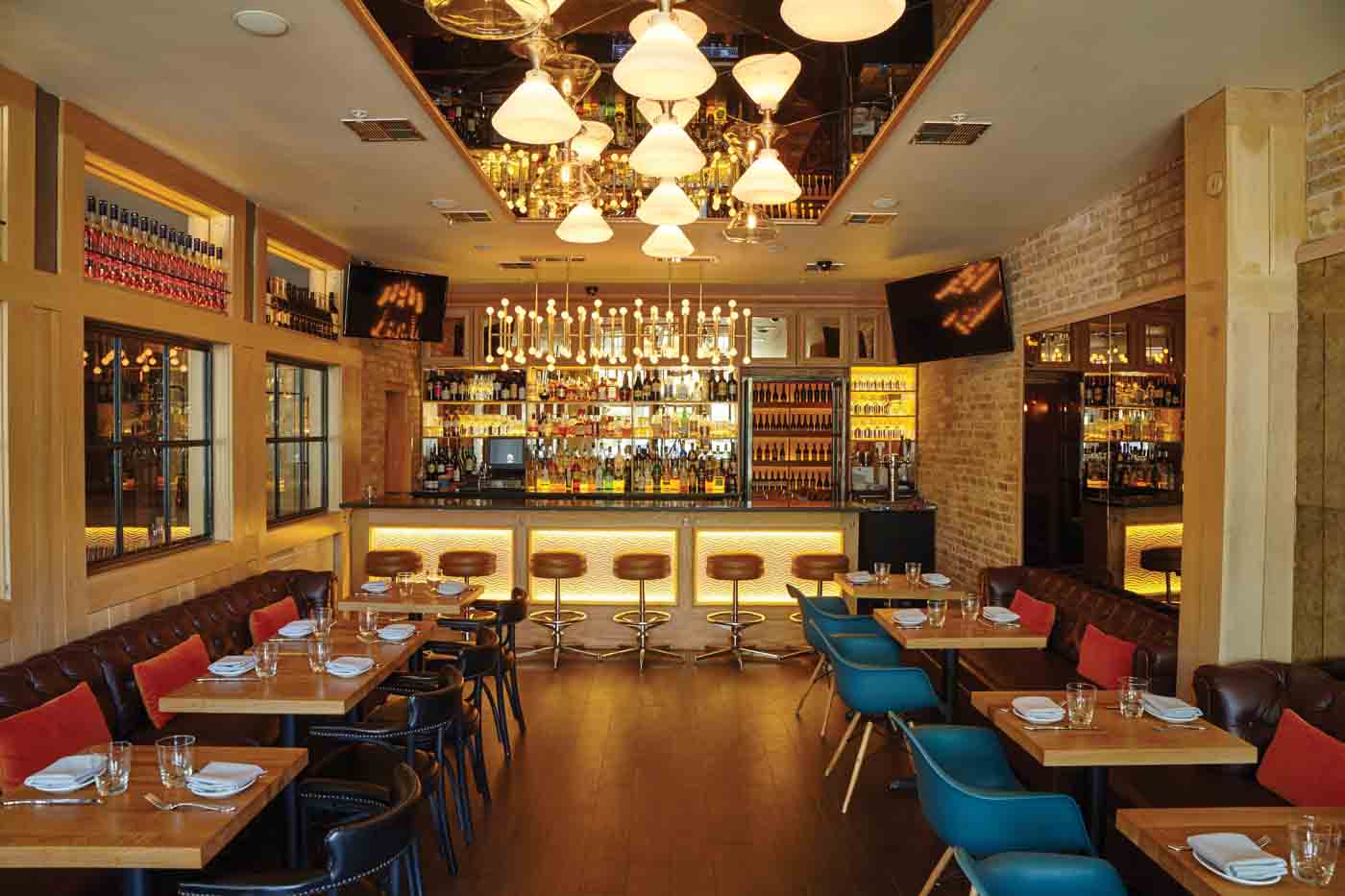 30 Maevery Public House Bar