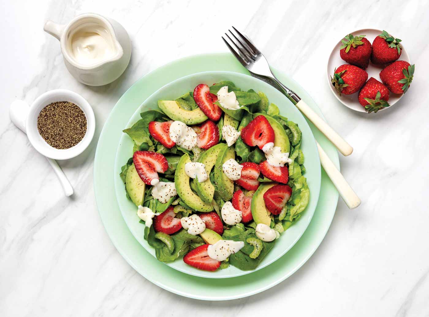 34 Butterlettuceavocadostrawberrysaladwithlemoncream 11x15 B2 8510 Copy