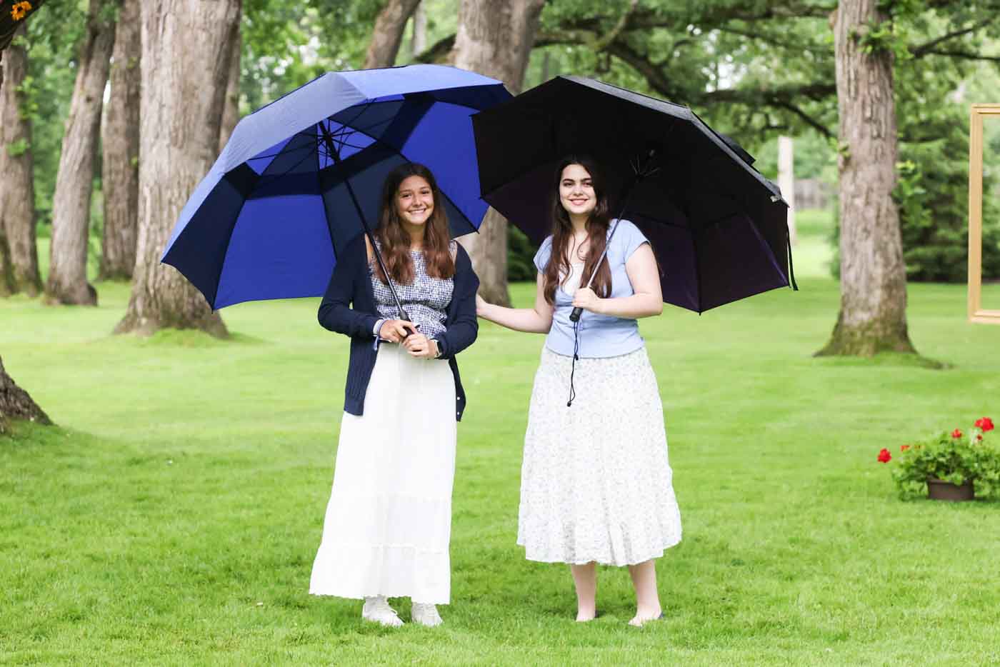 70 Alexandra Carris & Abigail Carris